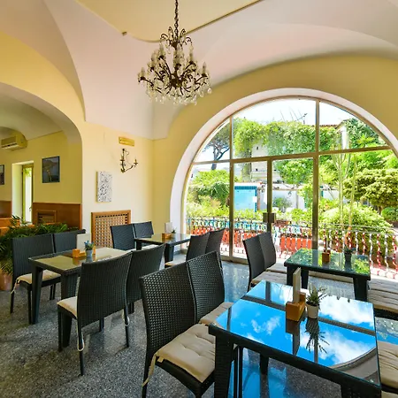 Pineta Hotel 3*