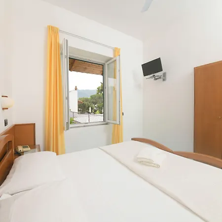 Hotel Pineta 3*