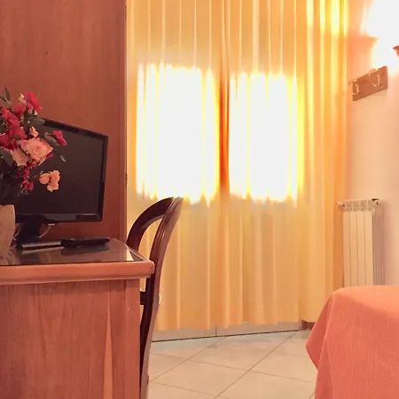 Pineta 3* ايسكيا