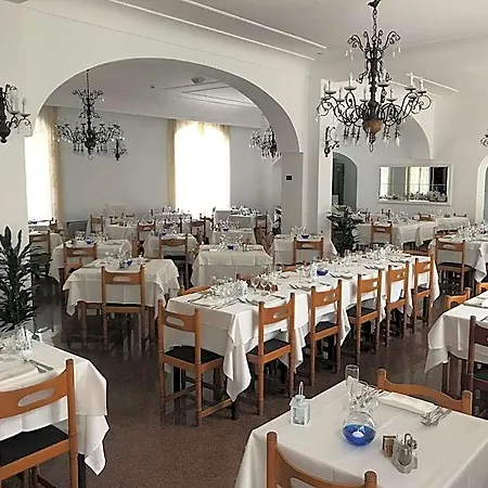 Pineta Szálloda 3*